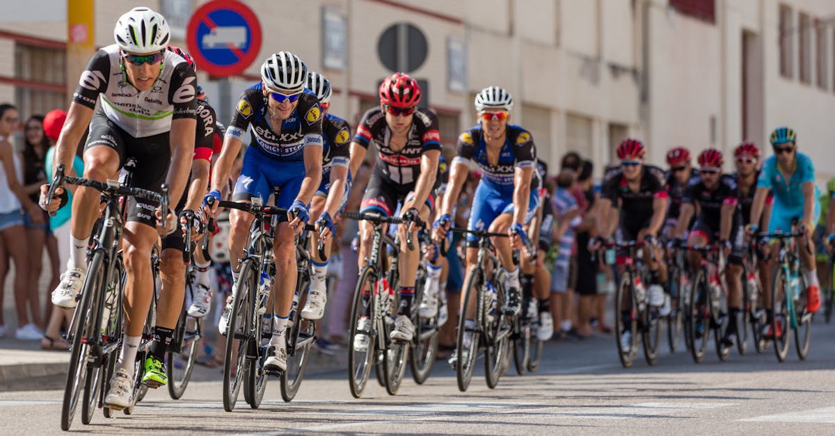 descubre el apasionante mundo del ciclismo: consejos, rutas impresionantes y todo lo que necesitas saber para disfrutar de este saludable y emocionante deporte.