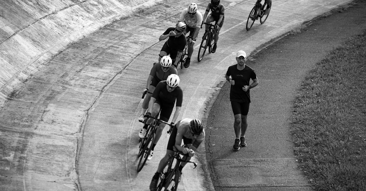 descubre el emocionante mundo de la resistencia. aprende sobre entrenamientos, técnicas y consejos para mejorar tu rendimiento en deportes de larga distancia y alcanzar tus metas de endurance.