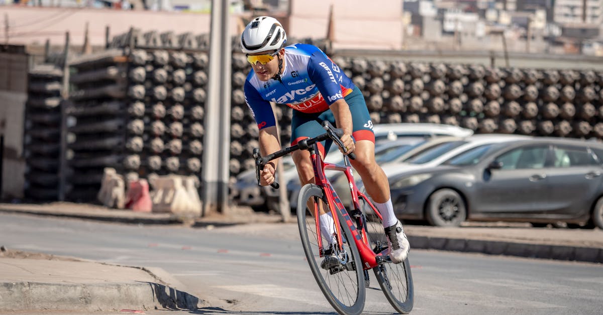 descubre recursos esenciales para el entrenamiento en ciclismo. mejora tu rendimiento con guías, planes de entrenamiento y consejos de expertos para pedalear con eficacia y alcanzar tus metas.