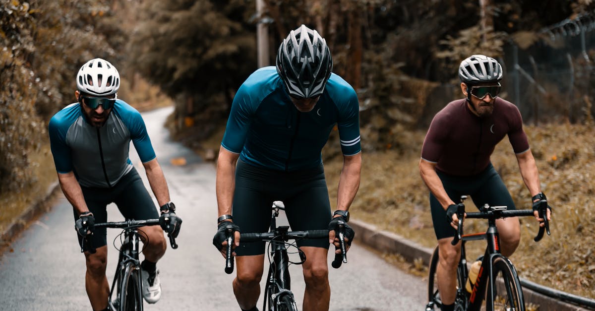 descubre los diferentes tipos de entrenamiento para el ciclismo que te ayudarán a mejorar tu resistencia, velocidad y técnica. aprende cómo personalizar tu rutina de entrenamiento para alcanzar tus objetivos en la bicicleta.