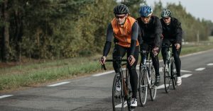 descubre las mejores rutas en bicicleta para disfrutar de la naturaleza y mantenerte activo. explora caminos escénicos, desafiantes y accesibles para ciclistas de todos los niveles.