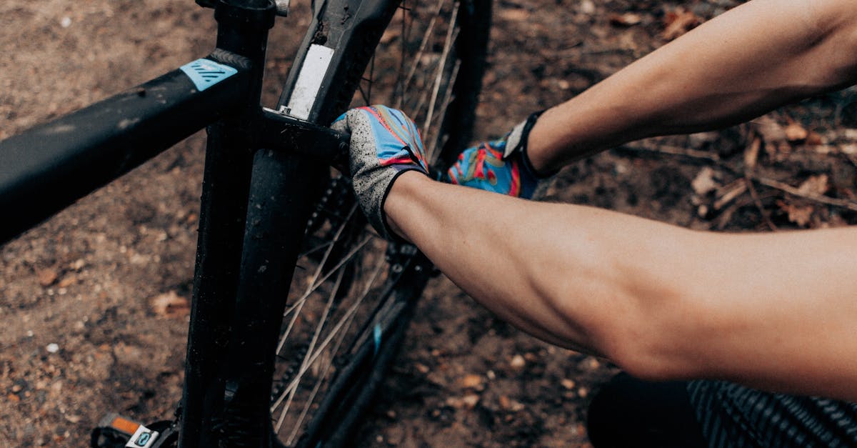 guantes de ciclismo de alta calidad, diseñados para ofrecer comodidad y protección durante tus rutas en bicicleta. con materiales transpirables y un ajuste perfecto, disfruta de un mejor agarre y evita la fatiga en tus manos.