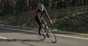 descubre las mejores rutas en bicicleta para disfrutar de la naturaleza y el ejercicio. desde paseos tranquilos hasta desafiantes recorridos en montaña, ¡explora nuevos horizontes sobre dos ruedas!