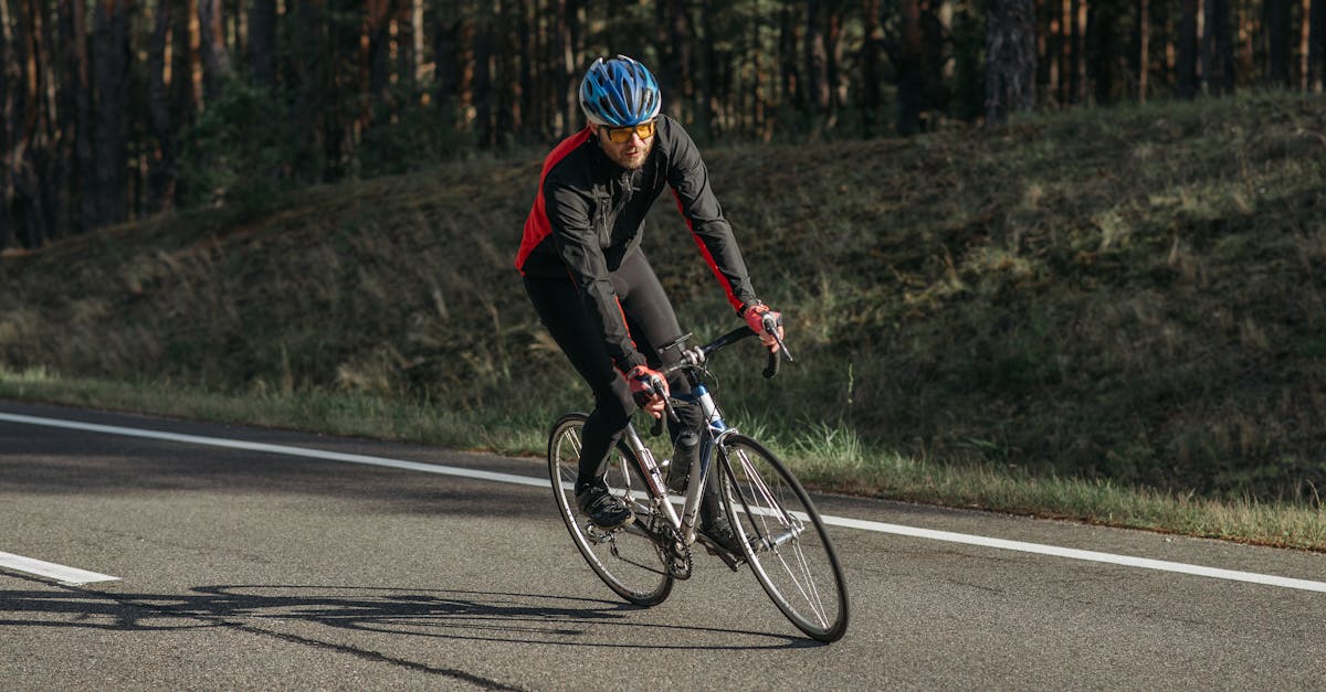 descubre las mejores rutas en bicicleta para disfrutar de la naturaleza y el ejercicio. desde paseos tranquilos hasta desafiantes recorridos en montaña, ¡explora nuevos horizontes sobre dos ruedas!