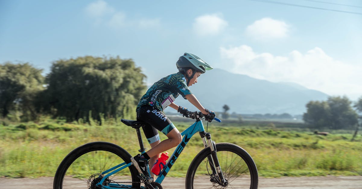 descubre cómo mejorar tu rendimiento en ciclismo con nuestro entrenamiento avanzado. técnicas, consejos y planes de entrenamiento para llevar tu ciclismo al siguiente nivel.