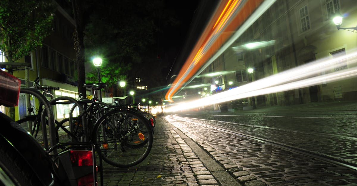 descubre las mejores luces para bicicletas que garantizan tu seguridad y visibilidad en la carretera. encuentra opciones brillantes y duraderas, perfectas para ciclistas de todos los niveles.