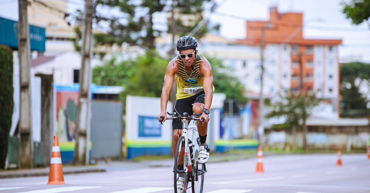 descubre consejos esenciales para la seguridad en bicicleta. aprende cómo protegerte y disfrutar de tus paseos con confianza, asegurando un viaje seguro en la carretera.