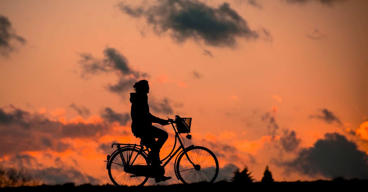 descubre los increíbles beneficios del ciclismo para tu salud física y mental. mejora tu resistencia, fortalece tus músculos y reduce el estrés mientras disfrutas de la naturaleza. ¡pedalea hacia un estilo de vida más saludable!