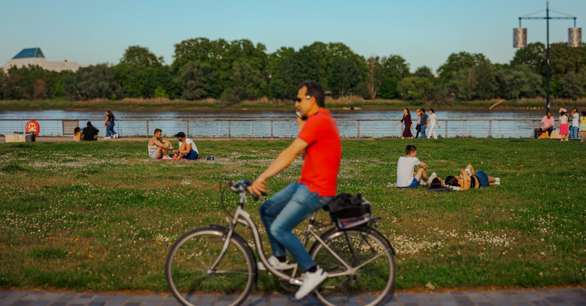 descubre cómo un entrenador de ciclismo puede mejorar tu rendimiento y ayudarte a alcanzar tus metas en dos ruedas. con programas personalizados y asesoramiento experto, transforma tu experiencia en el ciclismo y maximiza tus capacidades.