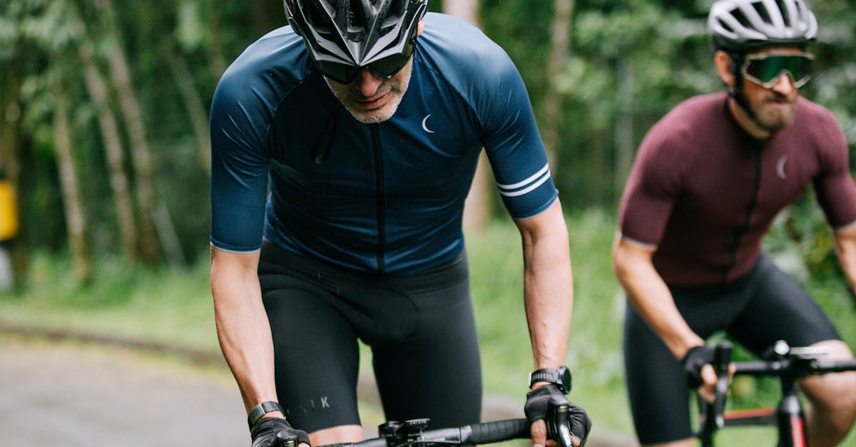 descubre nuestras gafas de ciclismo, diseñadas para ofrecerte la máxima protección y comodidad en cada ruta. con lentes de alta calidad y estilos modernos, mejorarás tu rendimiento y disfrutarás de cada paseo.