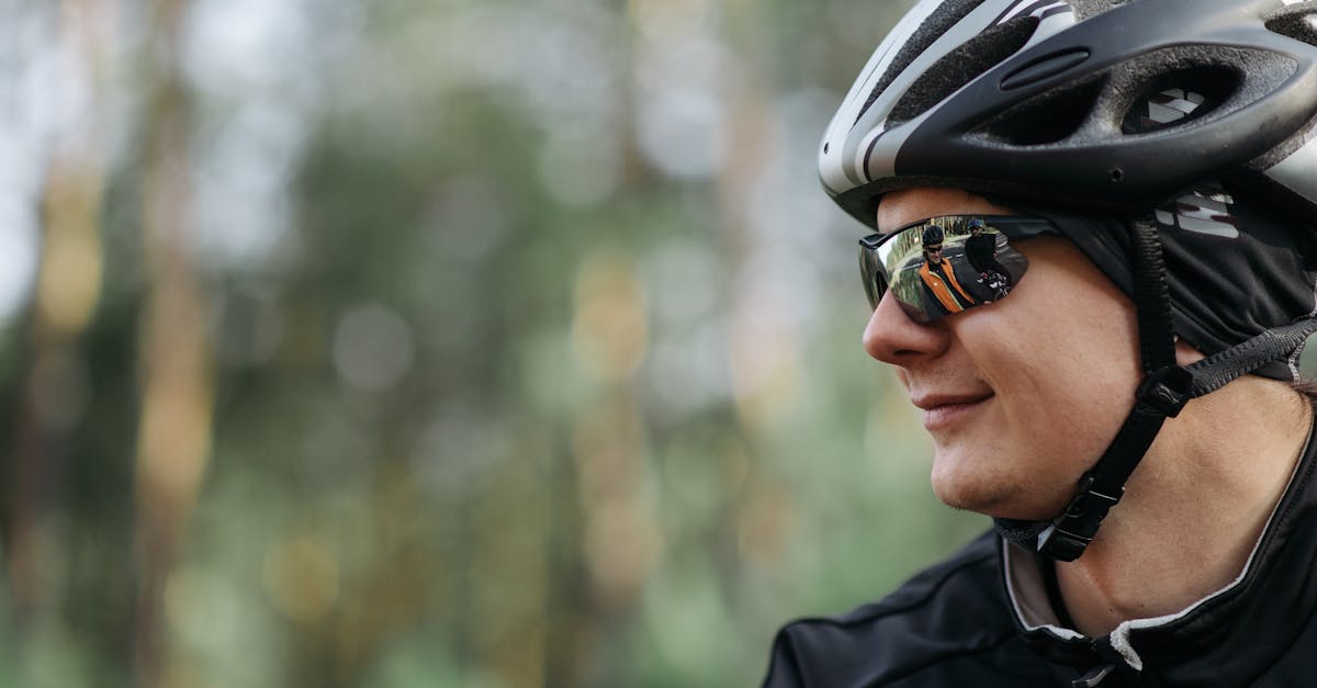 descubre nuestras gafas de ciclismo, diseñadas para maximizar tu comodidad y protección al montar. con lentes de alta calidad y un ajuste perfecto, estas gafas son ideales para ciclistas de todos los niveles. ¡mejora tu experiencia en la carretera!