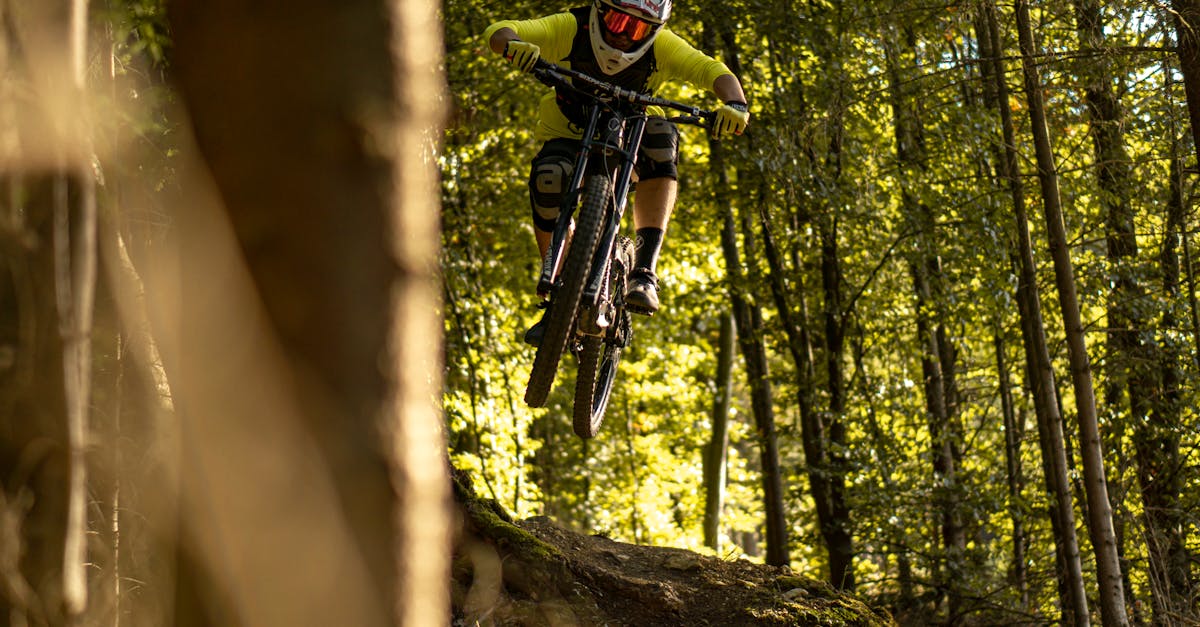 descubre nuestros guantes de ciclismo: comodidad, protección y estilo en cada recorrido. ideales para ciclistas de todos los niveles, aseguran un agarre perfecto y una experiencia de pedaleo mejorada.