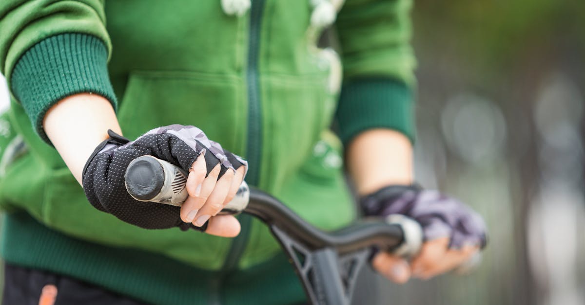 guantes de ciclismo: la combinación perfecta de comodidad y protección para tus manos durante tus rutas en bicicleta. diseñados para ofrecer un agarre óptimo y transpirabilidad, ideales para ciclistas de todos los niveles.