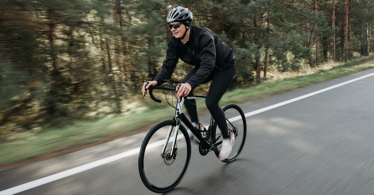 descubre las mejores rutas de ciclismo para explorar paisajes increíbles y disfrutar de la naturaleza. desde recorridos suaves hasta desafiantes, perfectas para ciclistas de todos los niveles.