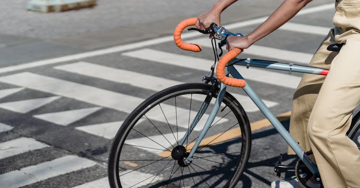 descubre las mejores rutas de ciclismo que te llevarán a través de paisajes impresionantes y ciudades encantadoras. ya seas un ciclista experimentado o un principiante, encuentra la ruta perfecta para disfrutar de tu pasión por el ciclismo.