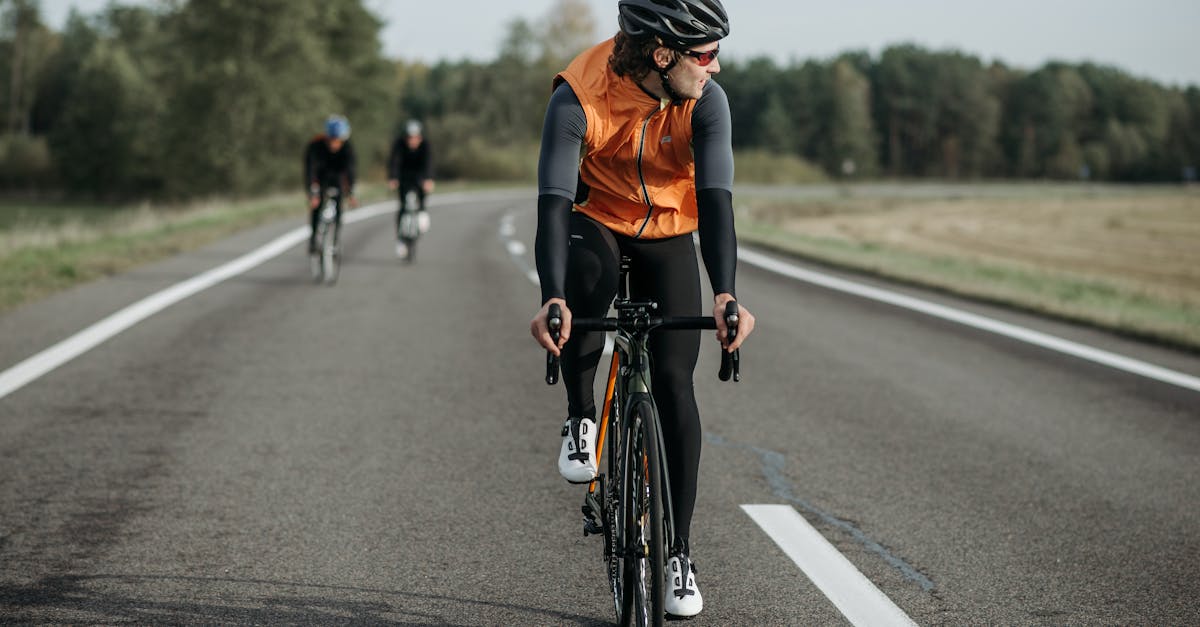 mejora tu rendimiento en bicicleta con nuestro programa de entrenamiento de velocidad. descubre técnicas efectivas y consejos para aumentar tu velocidad y resistencia en cada recorrido.