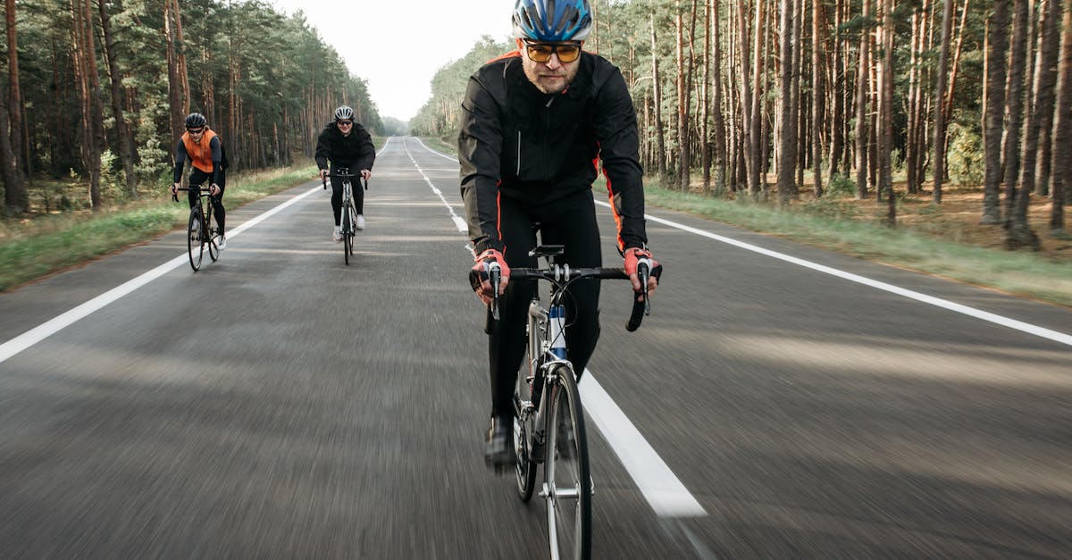 mejora tu rendimiento en bicicleta con nuestro entrenamiento de velocidad. descubre técnicas efectivas y consejos para aumentar tu velocidad y resistencia en cada recorrido.