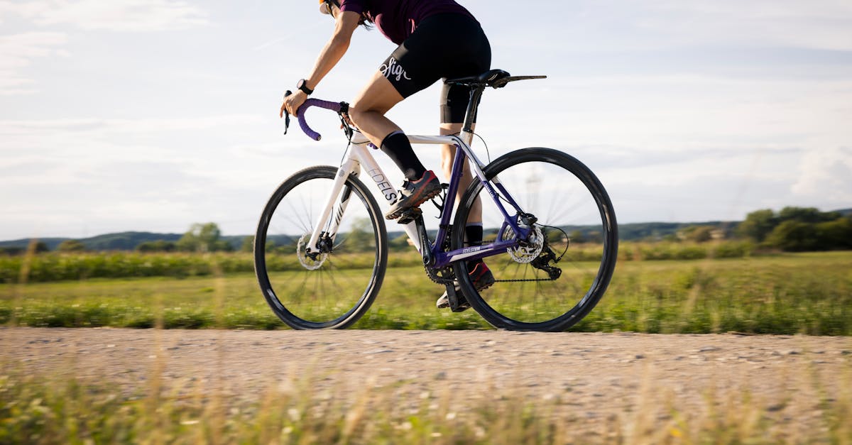 optimiza tu rendimiento en bicicleta con nuestros consejos de entrenamiento específicos. descubre rutinas efectivas, técnicas de resistencia y estrategias para alcanzar tus objetivos ciclistas.