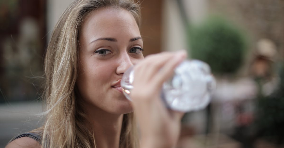 descubre la importancia de la hidratación para tu salud. aprende cómo mantener tu cuerpo bien hidratado y los beneficios que esto aporta a tu bienestar diario.