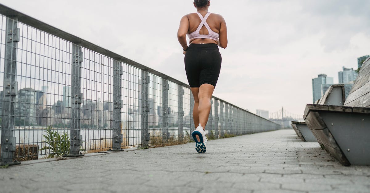 descubre los beneficios del entrenamiento por intervalos, una técnica de ejercicio eficaz que combina períodos de alta intensidad con períodos de descanso, ideal para mejorar tu resistencia y quema de grasa. ¡comienza a transformar tu rutina de fitness hoy!