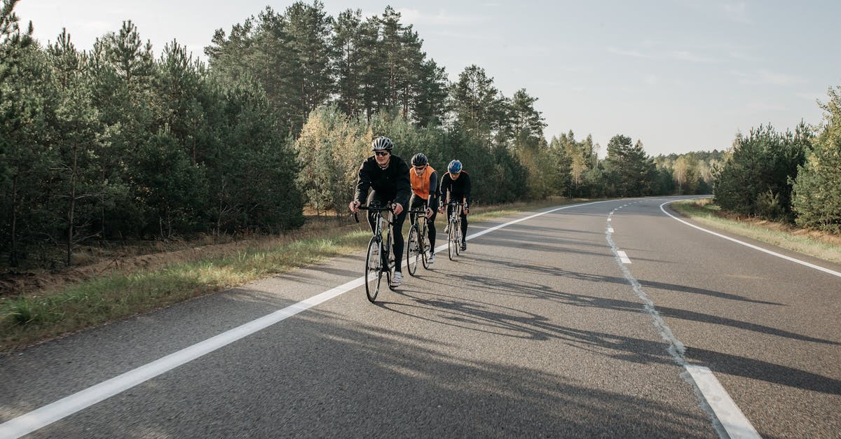 descubre el emocionante mundo del ciclismo en carretera, donde la velocidad, la resistencia y la belleza del paisaje se unen. conoce los mejores consejos para principiantes, rutas impresionantes y las últimas tendencias en bicicletas y equipamiento.