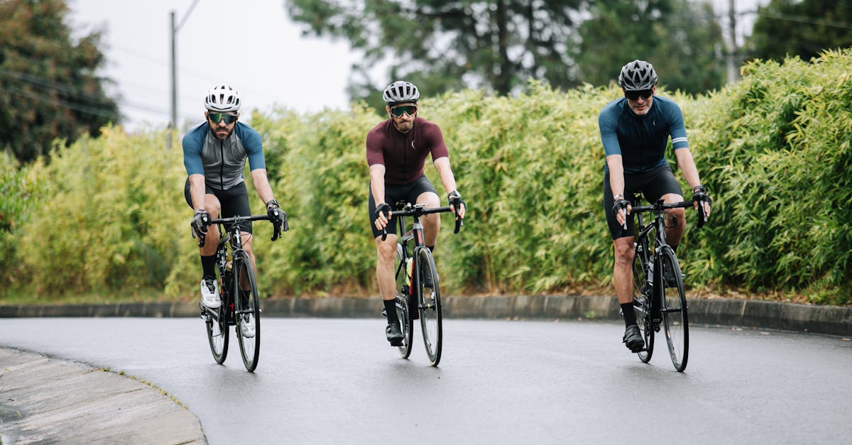 gafas de ciclismo diseñadas para mejorar tu experiencia en la ruta. con lentes anti-viento y protección uv, mantén tus ojos seguros y cómodos mientras pedaleas. elige estilo y funcionalidad para cada aventura sobre dos ruedas.