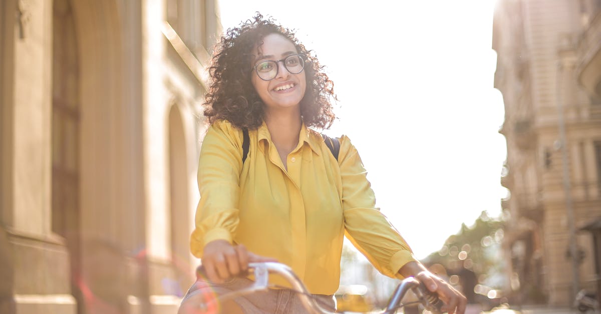 descubre las mejores gafas de ciclismo que combinan estilo, comodidad y protección. perfectas para ciclistas de todos los niveles, nuestras gafas ofrecen claridad visual y resistencia en cualquier condición. mejora tu experiencia en cada ruta con la elección adecuada.