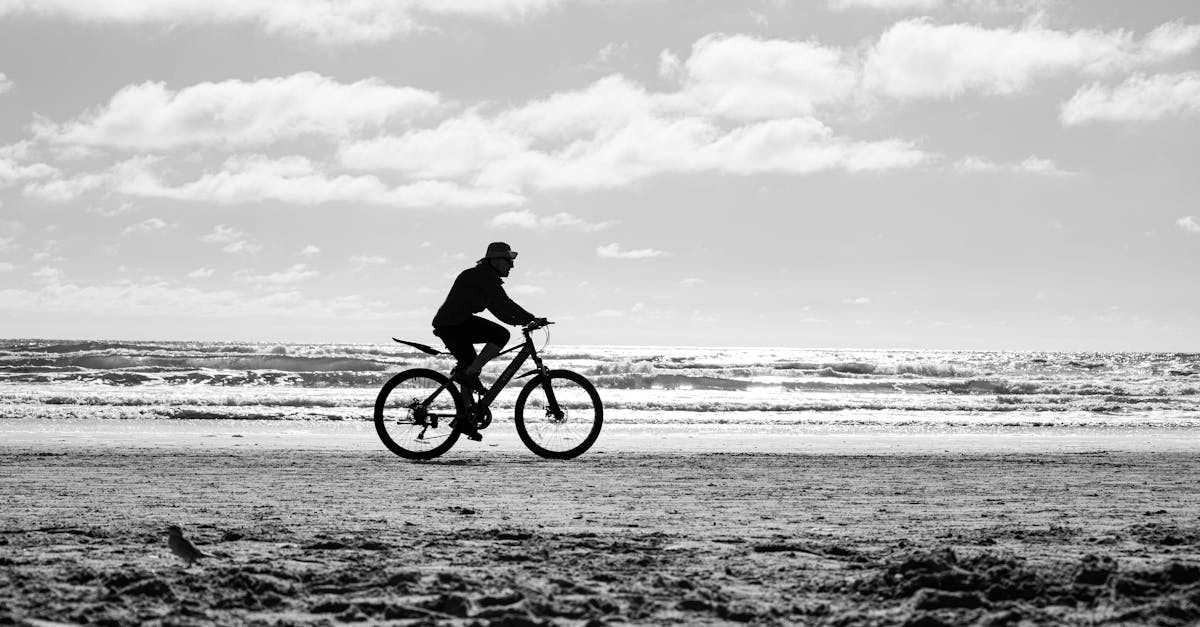 descubre las mejores técnicas de ciclismo para mejorar tu rendimiento y disfrutar al máximo de cada paseo. desde la postura correcta hasta el entrenamiento específico, conviértete en un ciclista más eficiente y seguro.