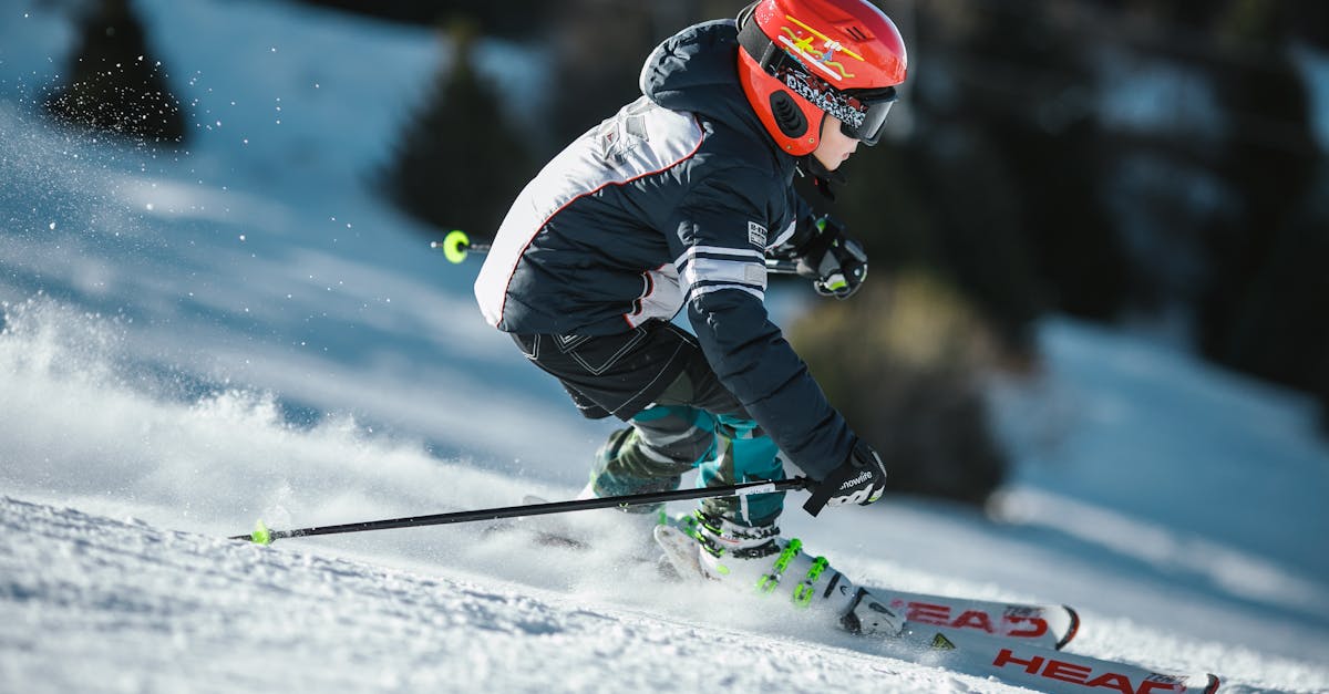 descubre la emocionante adrenalina del downhill, una actividad de deportes extremos que te llevará a conquistar pendientes pronunciadas en bicicleta. prepárate para sentir la velocidad y la libertad en cada descenso.