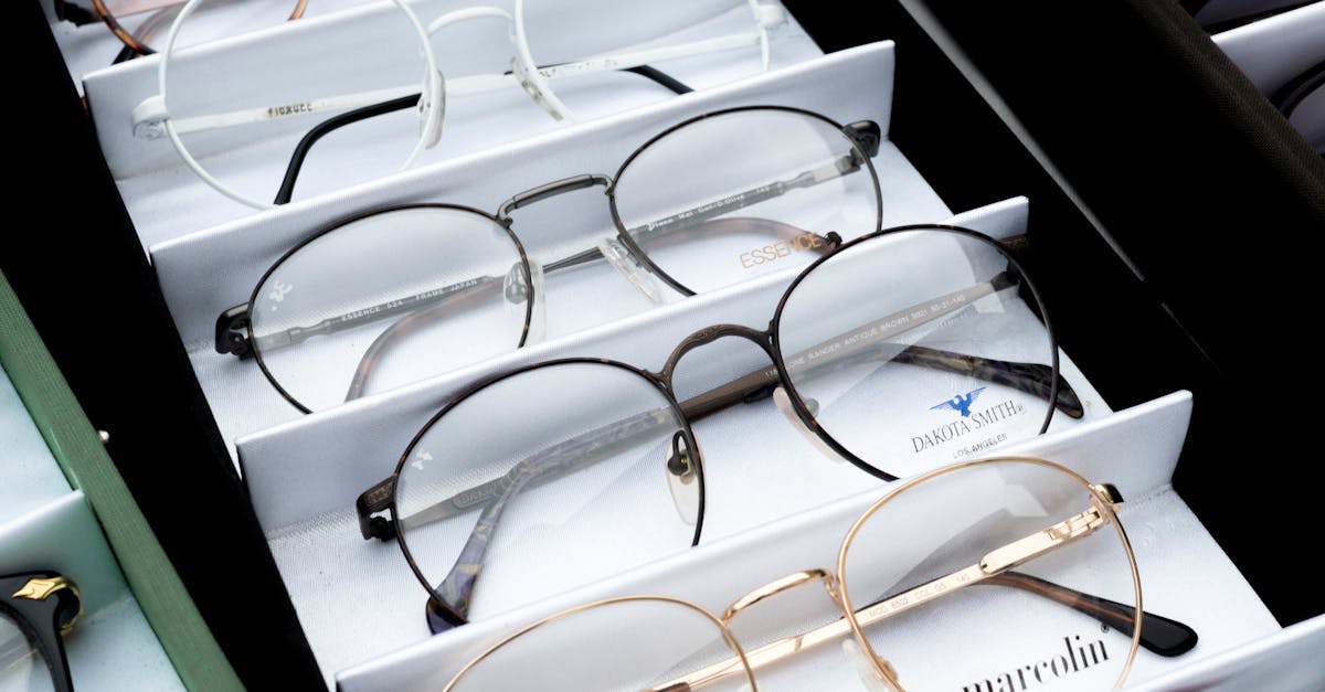 descubre nuestra amplia variedad de gafas para todos los estilos y necesidades. encuentra las mejores opciones en gafas de sol y gafas graduadas que combinan confort y moda. ¡protege tus ojos con estilo!