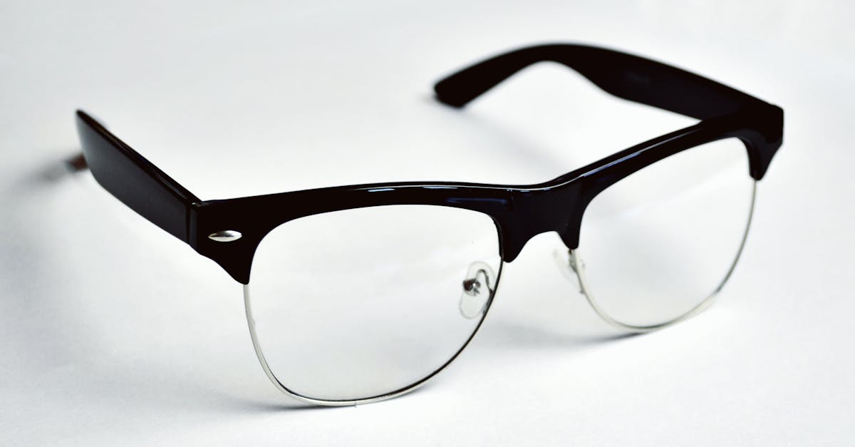 descubre nuestra amplia gama de gafas elegantes y modernas que combinan estilo y comodidad. encuentra el par perfecto para cada ocasión y protege tus ojos con las mejores lentes.