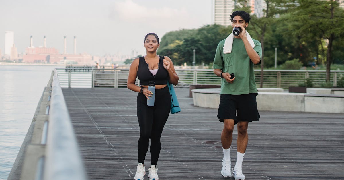 descubre el entrenamiento en intervalos, una técnica eficaz que combina ráfagas de ejercicio intenso con períodos de descanso. mejora tu resistencia, quema grasa y optimiza tu rendimiento físico de manera divertida y desafiante.