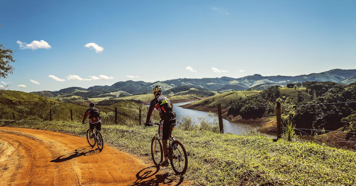 descubre la emocionante aventura del ciclismo de montaña, donde la naturaleza y la adrenalina se unen. experimenta rutas desafiantes, paisajes impresionantes y la libertad de explorar nuevos caminos en dos ruedas.