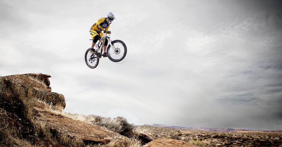 descubre la emoción del ciclismo de montaña, donde la aventura y la adrenalina se encuentran en impresionantes rutas naturales. prepárate para explorar paisajes asombrosos mientras te desafías en cada subida y bajada.