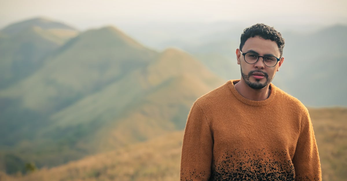 descubre las mejores gafas para ciclismo de montaña: protege tus ojos del sol y los elementos mientras disfrutas de la aventura al aire libre. encuentra estilo y comodidad en cada ruta.