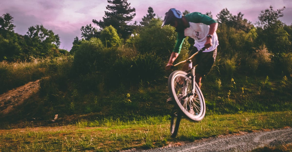 descubre la emocion del ciclismo de montaña, un deporte que combina aventura y naturaleza. recorridos impresionantes, paisajes espectaculares y la adrenalina de descender por senderos desafiantes te esperan. ¡prepárate para pedalear y explorar nuevas rutas!